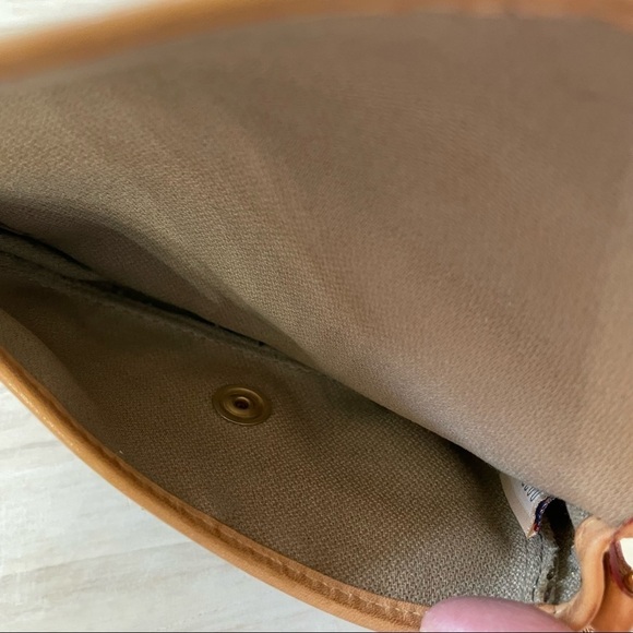 Dooney & Bourke Vintage Coin Wristlet - Picture 6 of 7